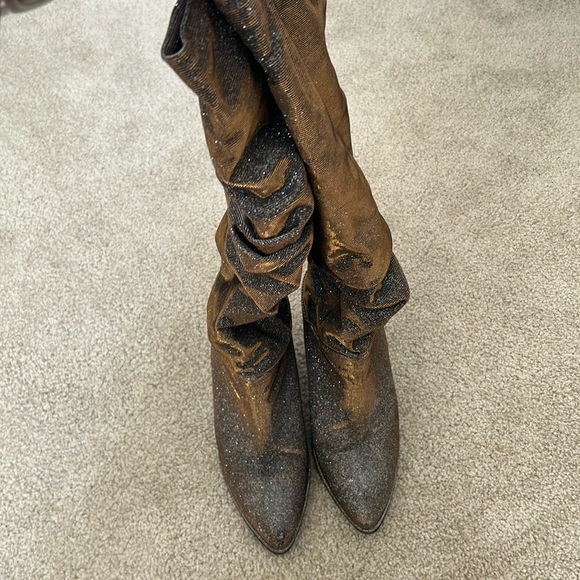 Stuart Weitzman Smashing Metallic Boots - Picture 4 of 12